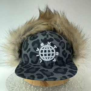 Casquette de baseball à 6 panneaux en fourrure, de haute qualité, nouvelle mode, classique, avec logo brodé personnalisé, cool, casquette en fourrure - Product Image 1