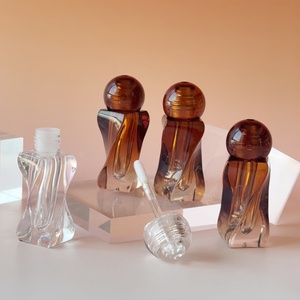 Bán Buôn Dễ Thương 3Ml Rỗng Son Bóng Và Son Dưỡng Môi Ống Hình Dạng Đặc Biệt Trong Cà Phê Màu Làm Bằng Nhựa Cho Mỹ Phẩm - Product Image 1