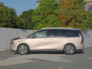 SAIC Maxus <span class=keywords><strong>G70</strong></span> 2025 MPV 6/7 Posti, <span class=keywords><strong>Auto</strong></span> per Famiglie, Trazione Anteriore, Motore Turbo, R17, Guida a Sinistra, Nuovo, Esportato dalla Cina in Grandi Quantità - Product Image 3