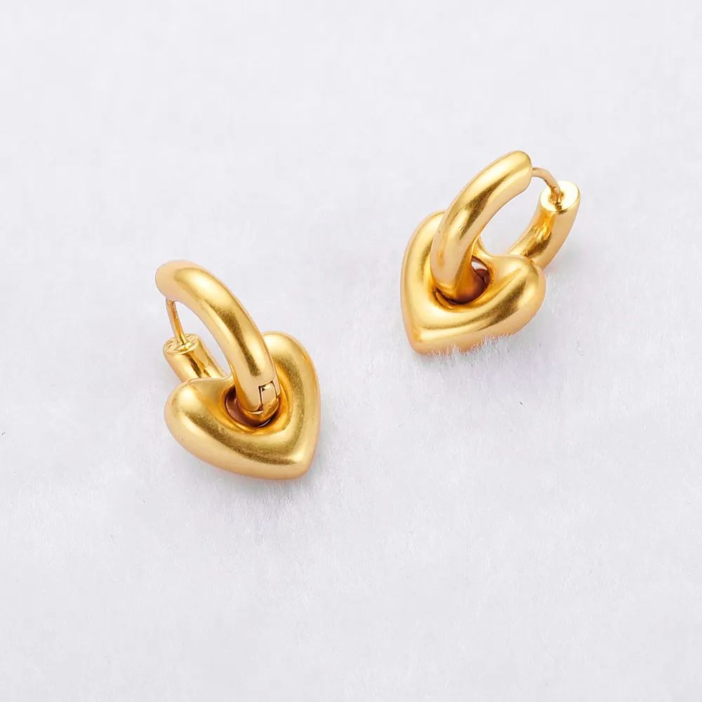 Wholesale 18k Gold Plated Brass Heart Shape Charm Drop Hoop Earrings Fashionable Detachable Heart Shaped Jewelry For Women
