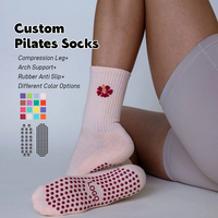 OEM Custom Grip Chaussettes Pilates Respirant Broderie Coton Colorful Crew Grippy Chaussettes Pilates Grip Chaussettes Custom
