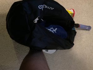 Sac à dos de pickleball réglable avec crochet pour clôture et porte-bouteille – Idéal pour 4 raquettes et tous vos autres équipements – Échantillon gratuit - Product Image 4