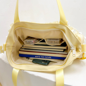 Borsa a tracolla Lolita Ita Bag con finestra trasparente, finiture in pizzo e fiocco di perle, graziosa borsa a spalla Kawaii per esposizione articoli per studenti - Product Image 6