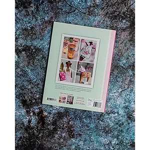 Livre de couture créative d'été de Daniele F. Tilda pour l'artisanat textile et les tissus - Product Image 1