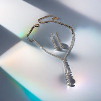 Parure de bijoux de luxe pour femme, élégante et minimaliste, avec strass et diamants, comprenant un collier lariat en Y et des boucles d'oreilles, idéale pour les mariages