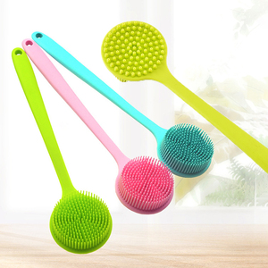 Brosse de bain exfoliante double face en silicone à long manche souple pour le corps, éponge de nettoyage longue pour le bain - Product Image 1