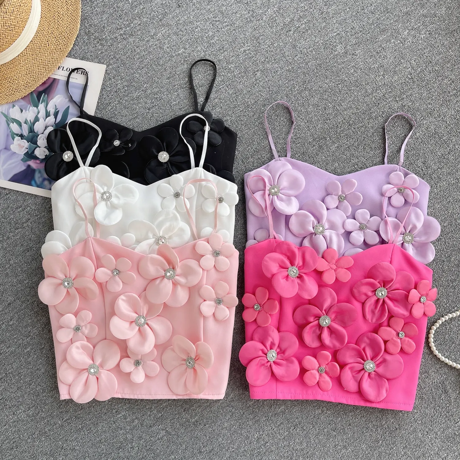 Женские блузки и топы с объемными цветами