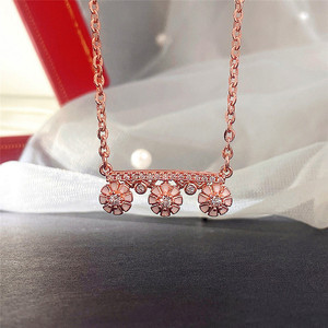 Collana con Ciondolo a Fiore Fresco per Donne, Accessorio da Collo Semplice per Uso Quotidiano, Gioiello di Moda per Outfit - Product Image 6