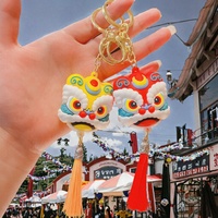 Porte-clés Lumineux Tête de Lion Style Chinois 3D en Caoutchouc Écologique Durable avec Impression UV et Pompon Danse du Lion, Pendentif de Voiture pour le Nouvel An