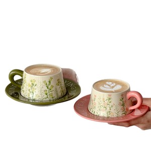 Ensemble tasse et soucoupe en céramique de haute qualité au style frais avec motif floral, mug exquis pour l'art latte, idéal pour la maison - Product Image 3