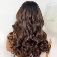 Perruque Ombrée Blonde Cheveux Humains Ondulés Faisant à la Machine Ombre 1B/4 Marron 13x4 HD Transparente Sans Lacet avec Frange