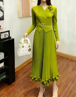 Robe longue plissée tissée pour femme avec volants, perles, col en V élégant, ceinture, manches retroussées, lavable, infroissable et écologique