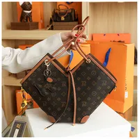 Alibaba, Louis Vuitton crack down fake LV products - People's