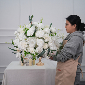 ดอกไม้ประดิษฐ์จากผ้าไหมคุณภาพสูงสำหรับตกแต่งโต๊ะ พร้อมของประดับงานแต่งงานสุดหรู - Product Image 3