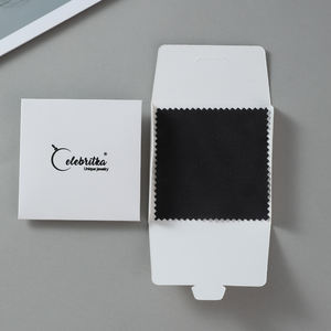 Paño de Pulido de Joyería de Microfibra Plateada de Alta Calidad, Logotipo Personalizado Disponible en Rosa, Blanco y Verde para Limpiar Joyas - Product Image 5