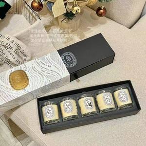 กล่องของขวัญ<span class=keywords><strong>เทียน</strong></span><span class=keywords><strong>หอม</strong></span>รุ่นลิมิเต็ดอิดิชั่นฤดูหนาวจากแบรนด์ <span class=keywords><strong>Diptyque</strong></span> ประเทศฝรั่งเศส <span class=keywords><strong>เทียน</strong></span><span class=keywords><strong>หอม</strong></span>กลิ่นคริสต์มาสสดชื่น ดีไซน์สวยงาม - Product Image 3