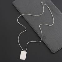Collier en métal de style militaire, écologique, HAOXUAN. Luxe minimaliste, niche simple. Pendentif carré porte-bonheur pour hommes. Hip-hop
