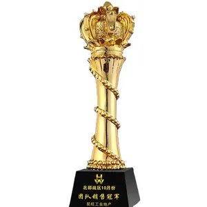 Заводская популярная модная Золотая Корона из смолы, трофей с хрустальной основой, золотое покрытие, трофей Оскар