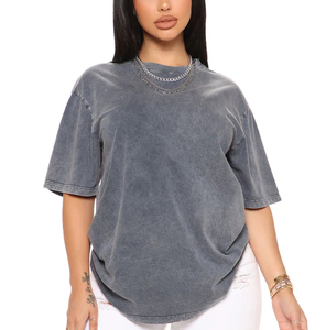 T-shirt da <span class=keywords><strong>donna</strong></span> girocollo 100% cotone stampata a <span class=keywords><strong>maniche</strong></span> <span class=keywords><strong>corte</strong></span> con spalle scese, vestibilità ampia, con dettagli ricamati a quadri/punti e bottoni - Product Image 4