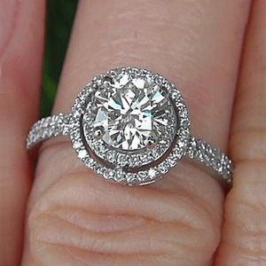 Anello di Fidanzamento F1156 per Donna in Oro Bianco con Diamante Naturale Taglio Brillante Rotondo Colore G Montatura Halo - Product Image 2
