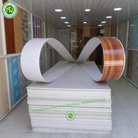Material De Construcción Panel De Revestimiento De Pared Paneles De Hojas De Madera Pvc Cuadrado Contemporáneo Apartamento PVC Techos De Plástico En Guangzhou