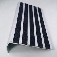 Profilés d'escalier économiques antidérapants en aluminium anodisé avec insert en ruban de carbure de silicium, indice de glissement le plus élevé, profilés profilés