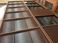 Volets de fenêtre électriques à commande à distance en alliage d'aluminium, pare-soleil extérieur avec panneaux à lamelles verticales rétractables