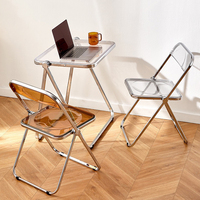 Table pliable d'extérieur moderne avec cadre en métal pour PC Table d'appoint empilable en plastique transparent pour le salon