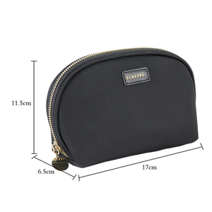 Étui de voyage en toile de coton avec logo personnalisé pour femmes, fabriqué en usine BSCI, sac à maquillage Senda en nylon RPET personnalisé, style féminin, fermeture éclair en métal doré - Product Image 6