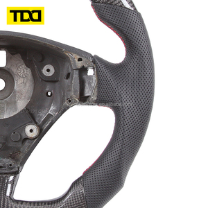 Volante de Fibra de Carbono Real TDD Compatible con Maserati GT, Modificación con Base Plana - Product Image 3