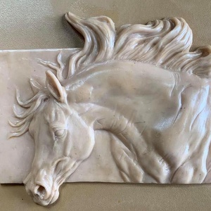 Statue grandeur nature de tête de cheval en marbre blanc naturel pour la décoration intérieure - Product Image 2
