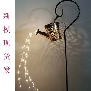 Regadera Solar con Luz LED, Decoración de Jardín de Hierro para Exteriores, Lámpara de Estaca para el Suelo, Impermeable y Portátil - Product Image 1