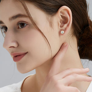 Pendientes de Diamante Moissanite para Hombre, Plata de Ley S925 Sólida, Chapados en Oro de 14K, Diseño de Flor, para Mujer, Certificación GRA VVS, Joyería Delicada para Orejas Sensibles - Product Image 6