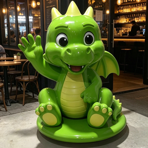 Statue de dragon vert de dessin animé mignon et agitant la main, grandeur nature, en fibre de verre (FRP), sculpture mascotte pour entrée de centre commercial, café, restaurant, attraction photo - Product Image 2