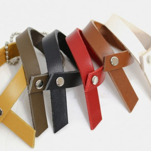Llavero minimalista estilo coreano, colgante de cuero PU, llavero creativo para bolso, amuleto para bolso, pequeño regalo. - Product Image 4
