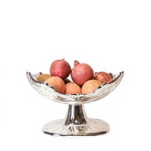 Frutero clásico de metal plateado con borde ondulado, diseño pulido hecho a mano para frutas y aperitivos, regalo, tazones decorativos de aluminio - Product Image 1