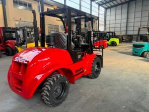 Montacargas SNSC de <span class=keywords><strong>3</strong></span> Toneladas con Motor Diésel, Frenos de Disco Húmedos, Cabina para Operador, Certificación de Seguridad ROPS/FOPS - Product Image 5