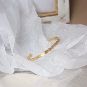 Brazalete de apertura de oro y acero inoxidable, Logo personalizado en forma de C, brazalete cepillado, 2020 - Product Image 4