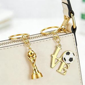 Set de Llaveros Trofeo Dorado con Colgante Balón de Fútbol LOVE, de Aleación de Zinc Premium, para Aficionados al Fútbol, Mochilas, Bolsos, Coleccionistas y Souvenir - Product Image 3