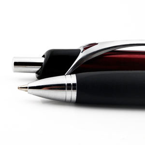 ปากกาลูกลื่นโลหะทรงสามเหลี่ยมขายดี พร้อมโลโก้ปรับแต่งได้ ใช้ไส้ปากกา Parker หมึกดำ/น้ำเงิน สำหรับโปรโมชั่น - Product Image 4