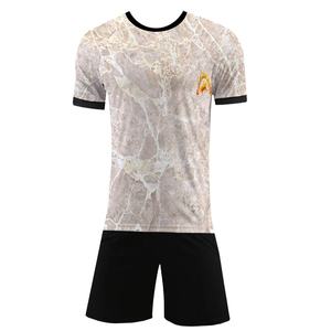 Maillots et tenues de football à manches courtes personnalisés par sublimation, légers et respirants pour hommes - Product Image 2