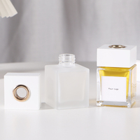 100ml personnalisé blanc bouchon en bois givré luxe carré roseau diffuseur bouteille verre vide avec bâtons