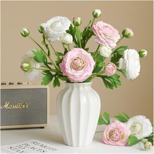 Venta al por mayor de fábrica: Flores artificiales de ranúnculo de tacto real, tipo margarita, para decoración del hogar, bodas, ramo de novia, arreglos florales. - Product Image 4