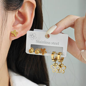 MW Nuovi <span class=keywords><strong>Orecchini</strong></span> alla Moda a Forma di <span class=keywords><strong>Cerchio</strong></span>, Farfalla, Croce e Cuore, Placcati <span class=keywords><strong>in</strong></span> Oro 18K, <span class=keywords><strong>Acciaio</strong></span> Inossidabile Unisex, Set di <span class=keywords><strong>Orecchini</strong></span> a Perno Geometrici con Zirconi - Product Image 2