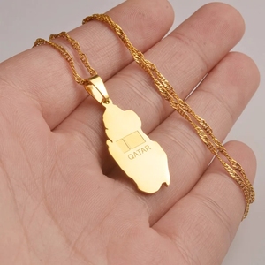 Fabricante esmalte <span class=keywords><strong>Qatar</strong></span> bandera colgante collar acero inoxidable 18K chapado en oro esmaltado <span class=keywords><strong>Qatar</strong></span> mapa cadena collar - Product Image 6