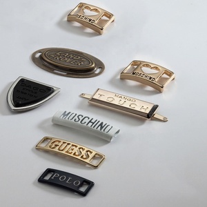 Badges <span class=keywords><strong>de</strong></span> <span class=keywords><strong>voiture</strong></span> américains en métal noir et or 3D personnalisés, amusants et uniques, emblèmes automobiles avec votre propre logo à vendre - Product Image 1