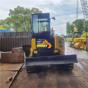 Mini-pelleuse Komatsu PC55 MR à cabine fermée d'occasion en vente, modèles PC55MR-5, PC70, PC60, PC56, PC55, PC40, PC35 avec lame de démolition - Product Image 3