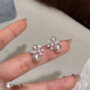 सरल कोमल गुलाबी मोती स्टड इयररिंग्स विंटेज ज्यामितीय पैटर्न पार्टी शादी की गंध के लिए नया उत्पाद - Product Image 2