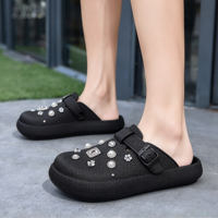 Ensemble de mules personnalisées ornées de cristaux, pantoufles fermées pour femmes, avec pierres cousues à la main, breloques et logo, vente en gros