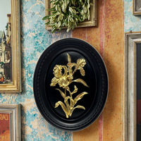 Sculpture murale ovale vintage en résine, art mural floral peint à la main, décoration murale unique en relief floral antique pour couloir et salon
